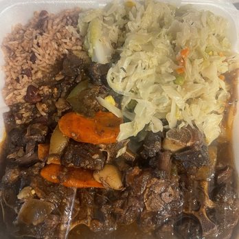 Real Real Jamaica - Large Oxtails plate - Caribbean Near Me - San Antonio, Texas Real Real Jamaica - Large Oxtails plate - Caribbean Near Me - San Antonio, Texas
