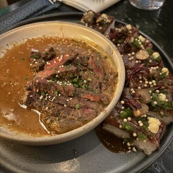 Earls Kitchen + Bar - Steak Sushi - New American Near Me - Boston, Massachusetts