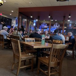 Green Mill Restaurant & Bar - Lots of people enjoying a Thursday night out!