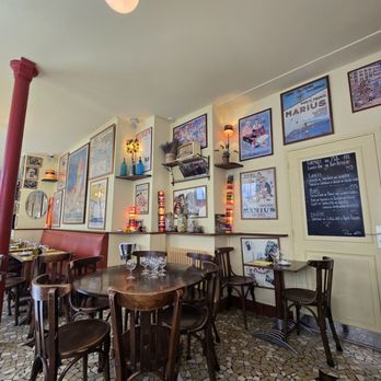 Chez Janou - Restaurant - Bistros Near Me - Paris, 75