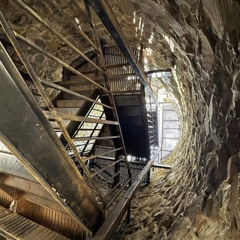 Castle Craig - Staircase to the top - Landmarks & Historical Buildings Near Me - Meriden, Connecticut
