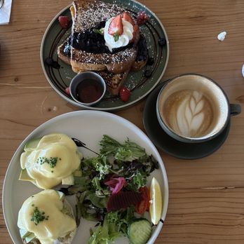 Greenhouse Penryn - eggs benedickt & sweet cheese french toast - Salad Near Me - Penryn, California