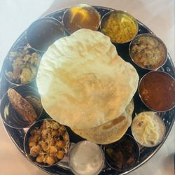 Sangam - Weekend veg thali