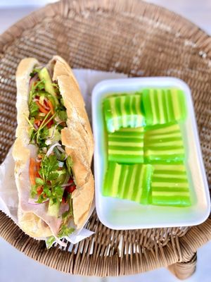 Banh Mi Saigon by null