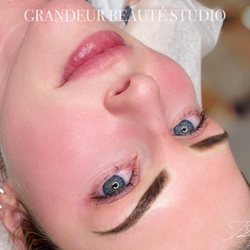 Grandeur Beaute Studio - Powder brows tattoo
