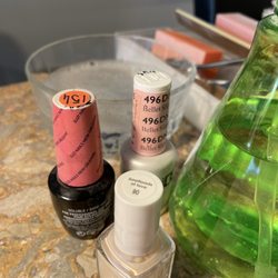 Kim Nails - Nail polish used for pink design