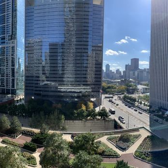 Radisson Blu Aqua Chicago - Hotels Near Me - Chicago, Illinois