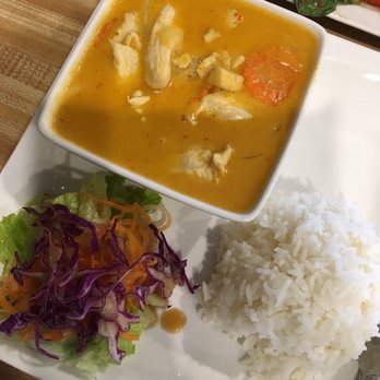 Modern Thai - Yellow Chicken Curry (lunch special) - Thai Near Me - Montebello, California Modern Thai - Yellow Chicken Curry (lunch special) - Thai Near Me - Montebello, California