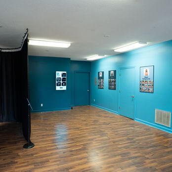 Pro Headshot Studio - Session Photography Near Me - Durham, North Carolina