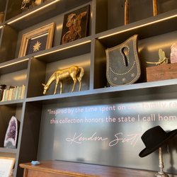 Kendra Scott Flagship - Inside