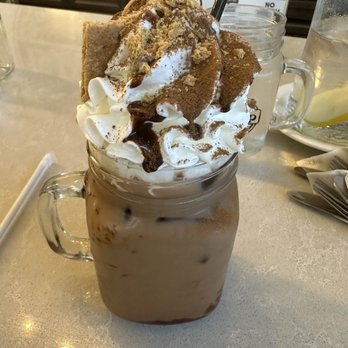 Le Peep - Smores latte - Breakfast & Brunch Near Me - Edison, New Jersey