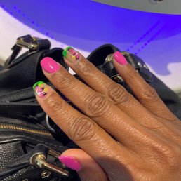 Right hand by Donna Right hand by Donna
