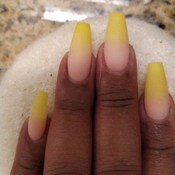 Divas Nails - Nail Salons Near Me - Northridge, California