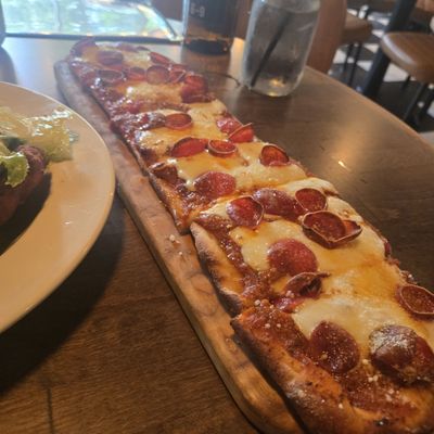 Nettie's Tavern by null