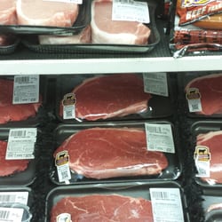 Skelley's Market - Decent and cheap meat section. Thumbs up.
