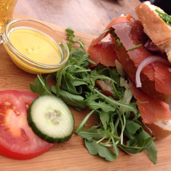 Catwalk - Coffee & Tea Near Me - Leiden, ZH