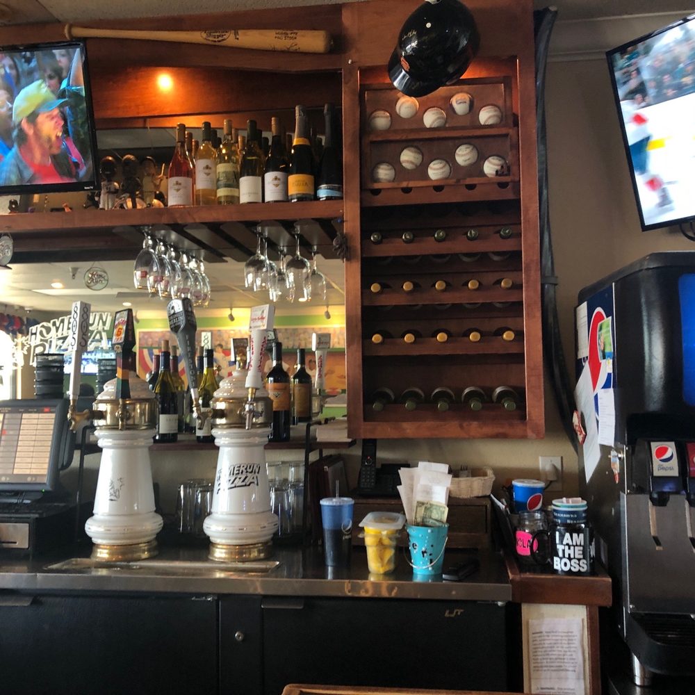 Homerun Pizza - The bar at HRP - Pizza Near Me - Larkfield-wikiup, California