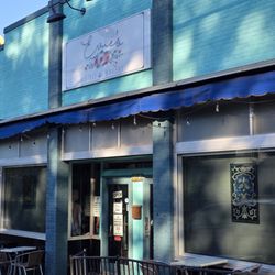 Evie's Bistro and Bakery