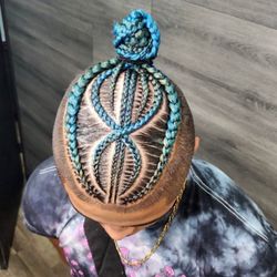 Headz Up Hair Studio