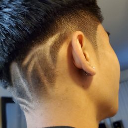 Right side angle (Alec never fails as he always makes my son cuts fresh & nice) Right side angle (Alec never fails as he always makes my son cuts fresh & nice)