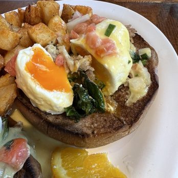 Eggs 'n Things - Kalua Pig Benedict - American Near Me - Kapolei, Hawaii Eggs 'n Things - Kalua Pig Benedict - American Near Me - Kapolei, Hawaii