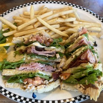 Black Bear Diner Davis - Turkey Club (880-1040 cals.) - American Near Me - Davis, California