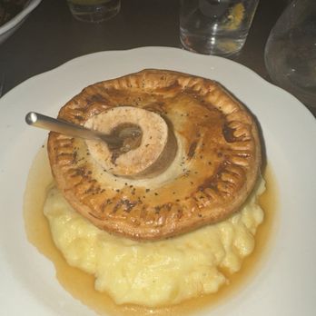Armitage Alehouse - Steak pot pie - Pubs Near Me - Chicago, Illinois