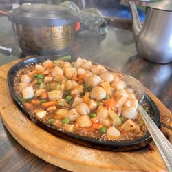 Jadeland Restaurant - Hot, sizzling Scallops. Also wonderful!