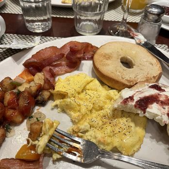 Brooklyn Diner USA - Bacon, eggs, home fries and bagel. - Diners Near Me - New York, New York Brooklyn Diner USA - Bacon, eggs, home fries and bagel. - Diners Near Me - New York, New York