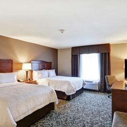 Hampton Inn & Suites New Hartford - Guest room