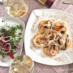 Osteria Tre Colli - Antipasti: carpaccio di pesce spada, con arancio e cannella, e peperoncini piccanti ripieni di alici con rucola e cipolla