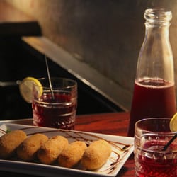 Bonita - Sangria and croquetas