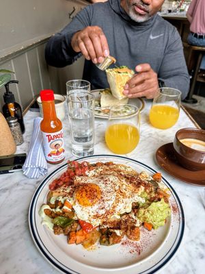 Uncle Wolfie's Breakfast Tavern by null
