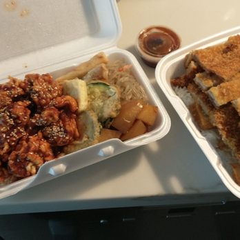 Seoul Food Take-Out - Yum yum chicken (left), donkatsu (right) - Korean Near Me - Toronto, Ontario Seoul Food Take-Out - Yum yum chicken (left), donkatsu (right) - Korean Near Me - Toronto, Ontario