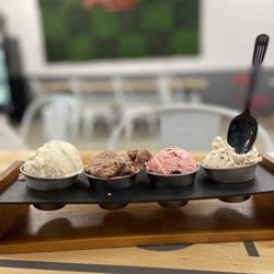 Sundae Scoop - Ice cream flight, the scoop size looks bigger in person!