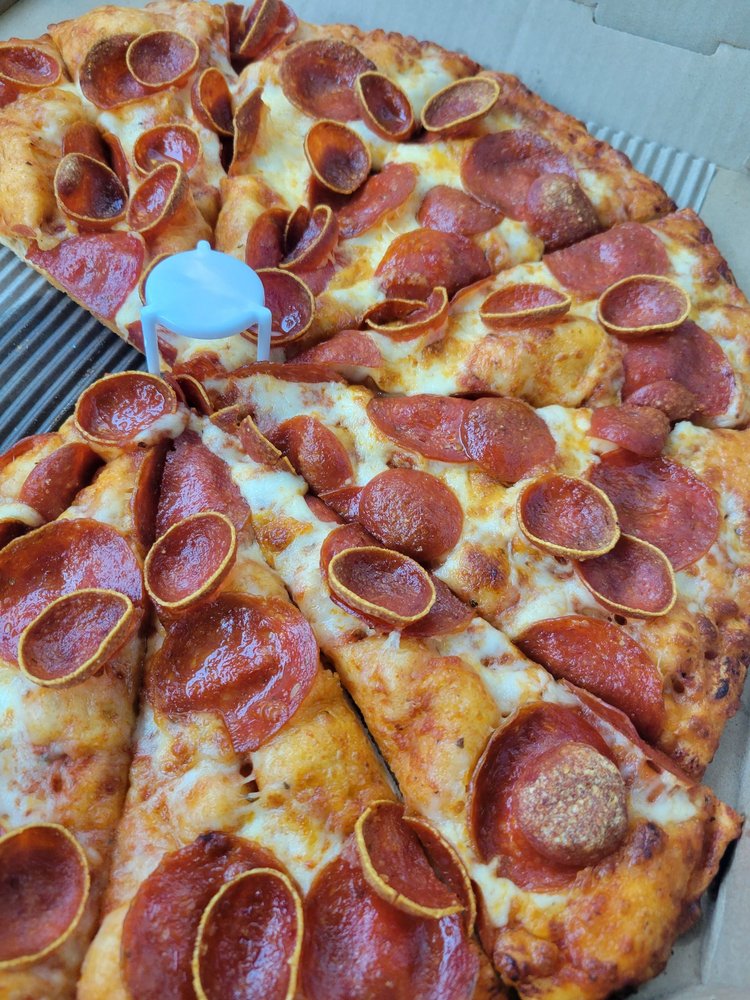 ROUND TABLE PIZZA Updated September 2024 52 Photos & 116 Reviews 46600 Mission Blvd