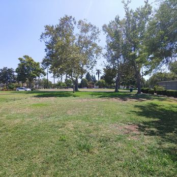 Los Cerritos Park - Parks Near Me - Long Beach, California Los Cerritos Park - Parks Near Me - Long Beach, California