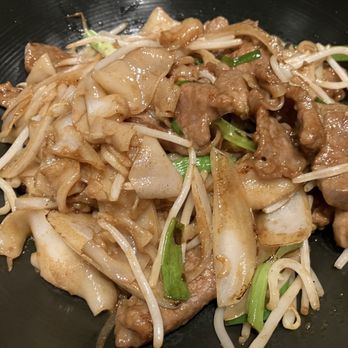 Red Bloom - Beef Chow Fun - Asian Fusion Near Me - Reno, Nevada