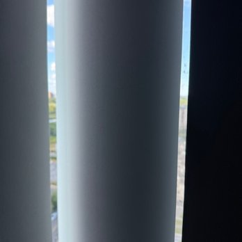 Homesync - Gaps in window 1 and 2 - Security Systems Near Me - Saint-Laurent, Quebec