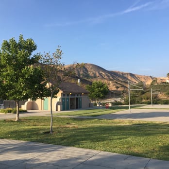 Holleigh Bernson Memorial Park - Restrooms - Parks Near Me - Los Angeles, California