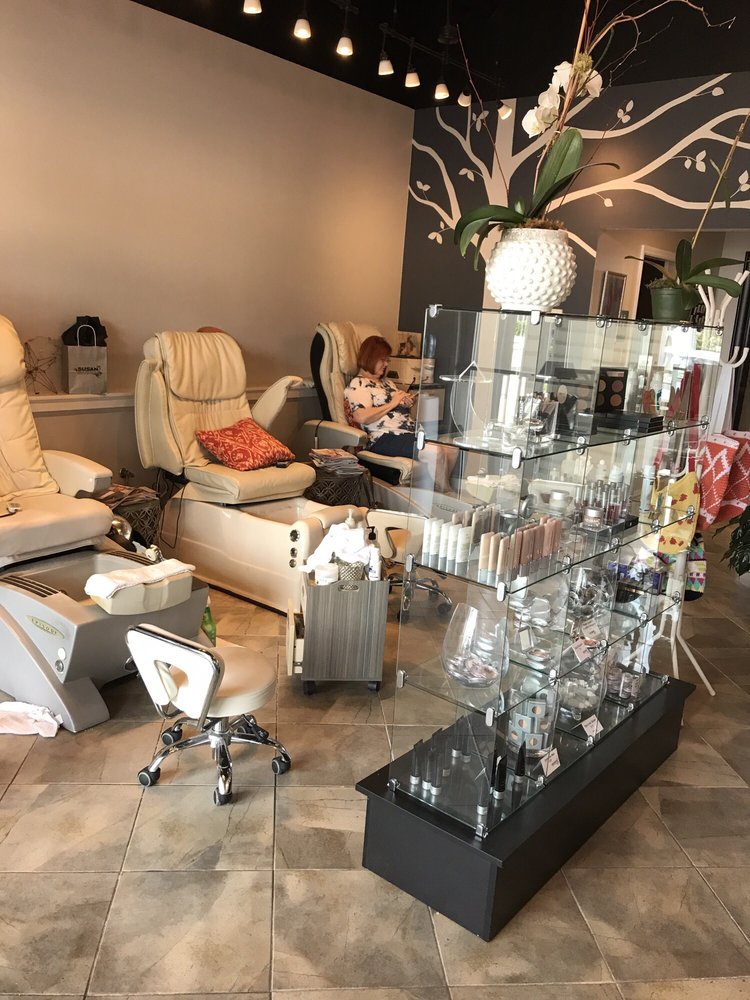 LAURA’S NAIL SALON Updated May 2024 5103 Kingston Pike, Knoxville