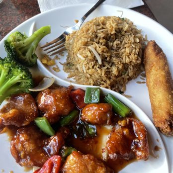3 Chef's at Brickell - 18. General Tso's Chicken Lunch Special - Chinese Near Me - Miami, Florida