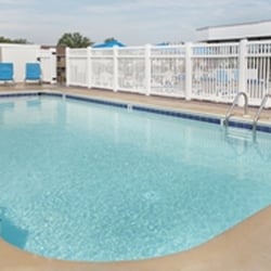 Atlantis Inn - Small swimming pool