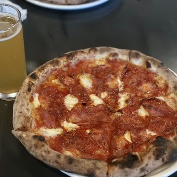 Oak Artisan Cookery - Hot Honey Pizza and Sam Adams NA beer (IPA style) - Pizza Near Me - Hanover, Pennsylvania