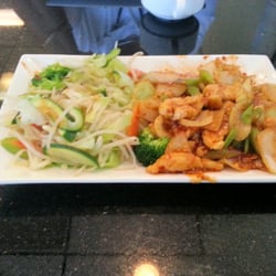 Kitty's Kitchen - Garlic chicken with steamed vegetables, excellent!