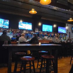 Copper Kettle Bar & Restaurant - Dining and bar area