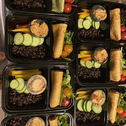 Meals Made Easy - Loaded hummus wrap
