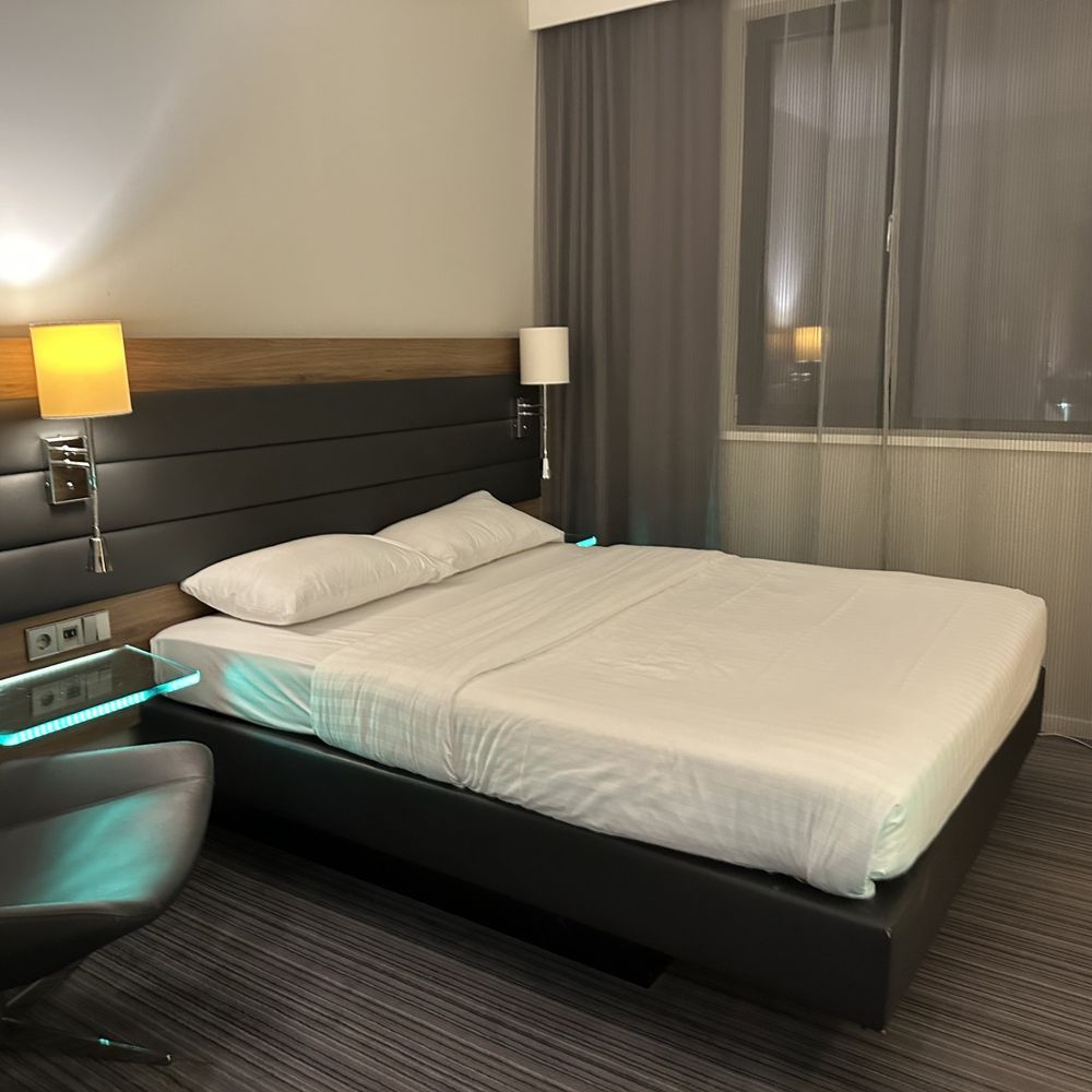 MOXY Munich Airport - comfortable bed - Hotels Near Me - Oberding Schwaig, BY MOXY Munich Airport - comfortable bed - Hotels Near Me - Oberding Schwaig, BY