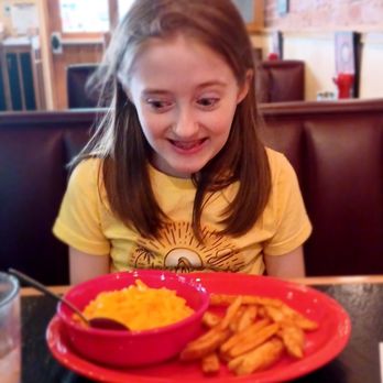 The Office Cantina - Kids mac and cheese meal, and a VERY pleased kid. - American Near Me - Prescott, Arizona