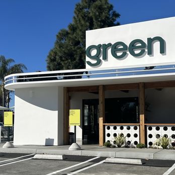sweetgreen - Healthy Salads, Wraps, and Bowls - The entrance to the shop - Salad Near Me - Costa Mesa, California